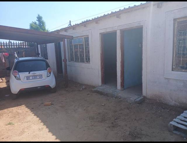 5 BEDROOM HOUSE FOR SALE IN LEHAE